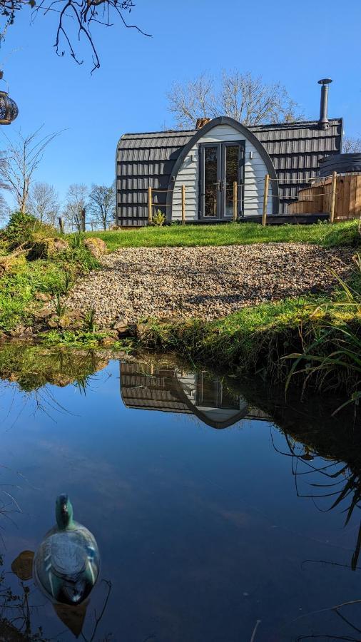 Villa Emlyn'S Coppice - Luxury Woodland Glamping Holywell  Esterno foto