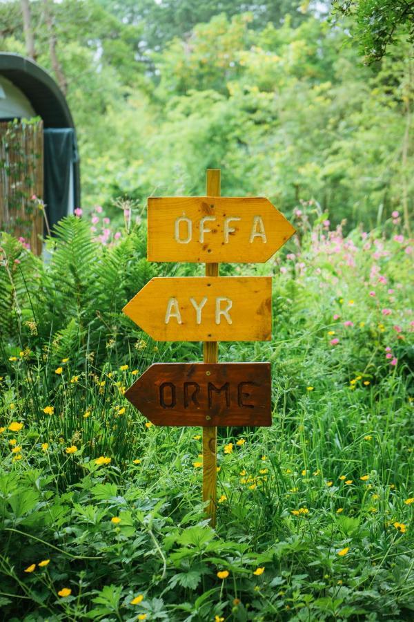 Villa Emlyn'S Coppice - Luxury Woodland Glamping Holywell  Esterno foto