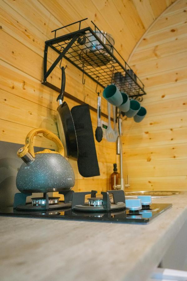 Villa Emlyn'S Coppice - Luxury Woodland Glamping Holywell  Esterno foto