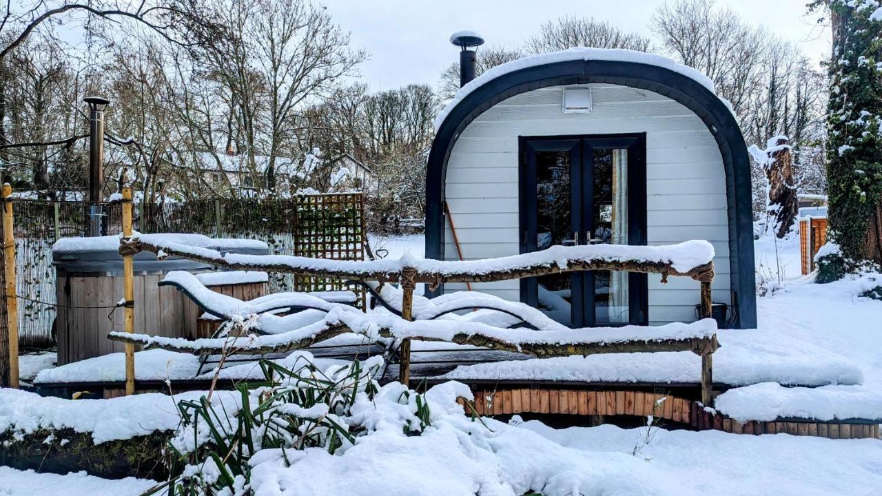 Villa Emlyn'S Coppice - Luxury Woodland Glamping Holywell  Esterno foto
