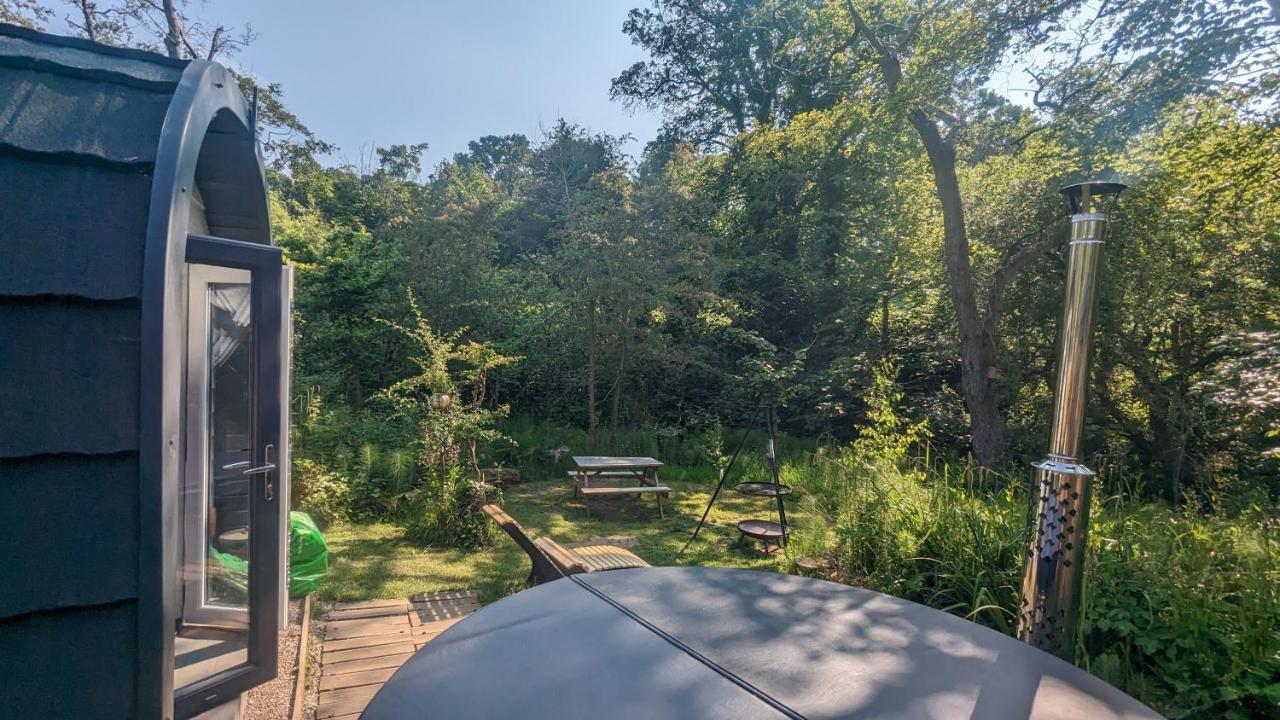 Villa Emlyn'S Coppice - Luxury Woodland Glamping Holywell  Esterno foto