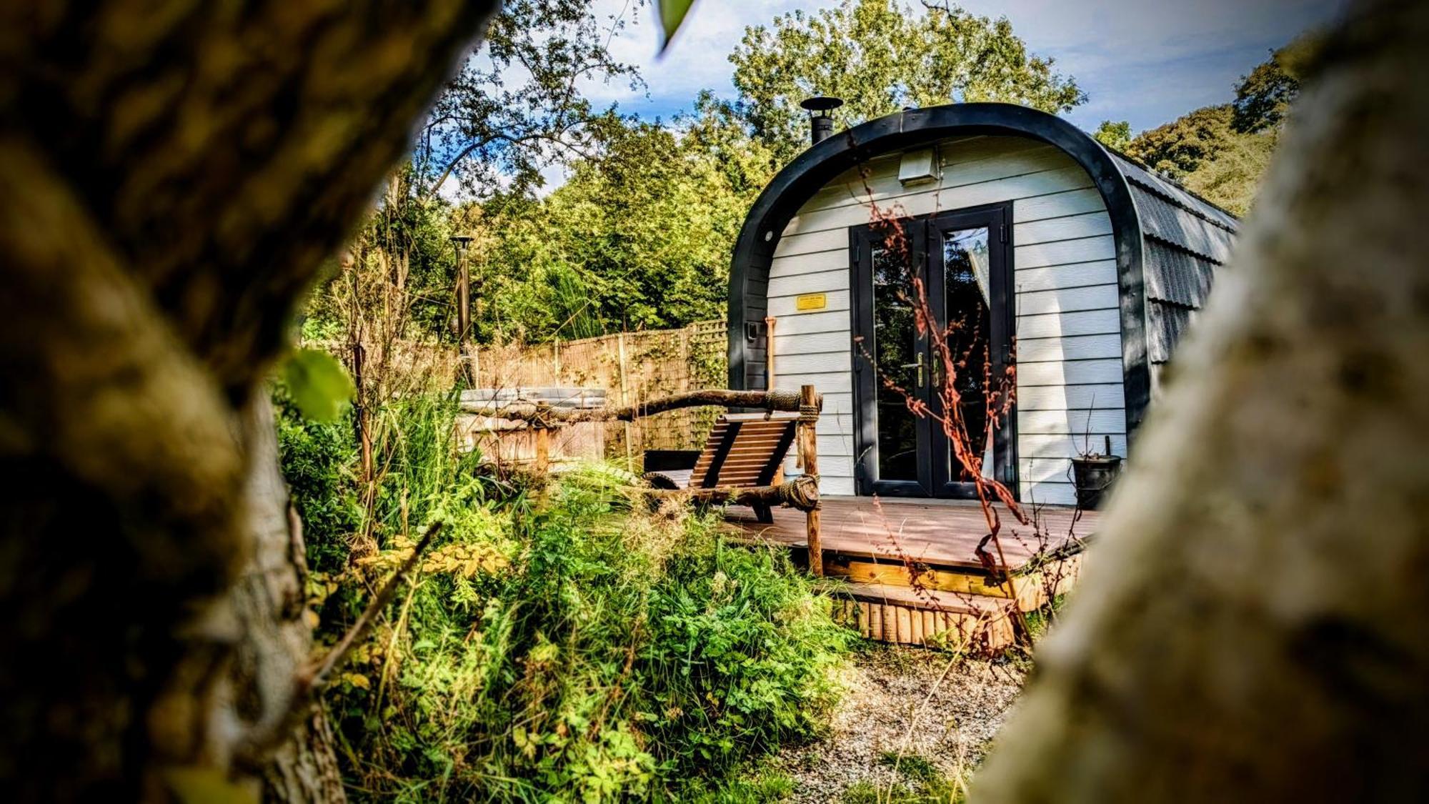 Villa Emlyn'S Coppice - Luxury Woodland Glamping Holywell  Esterno foto