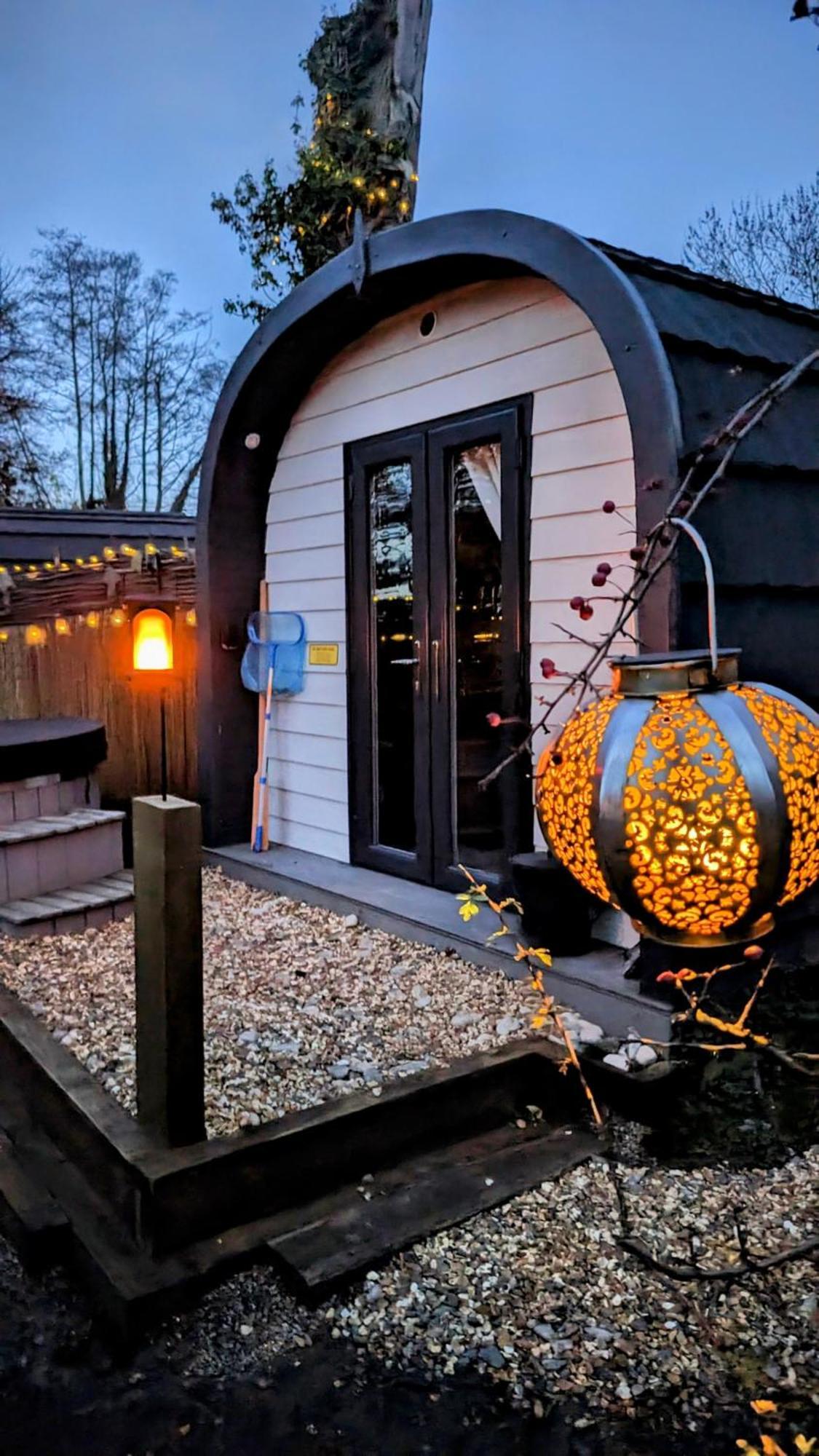 Villa Emlyn'S Coppice - Luxury Woodland Glamping Holywell  Esterno foto