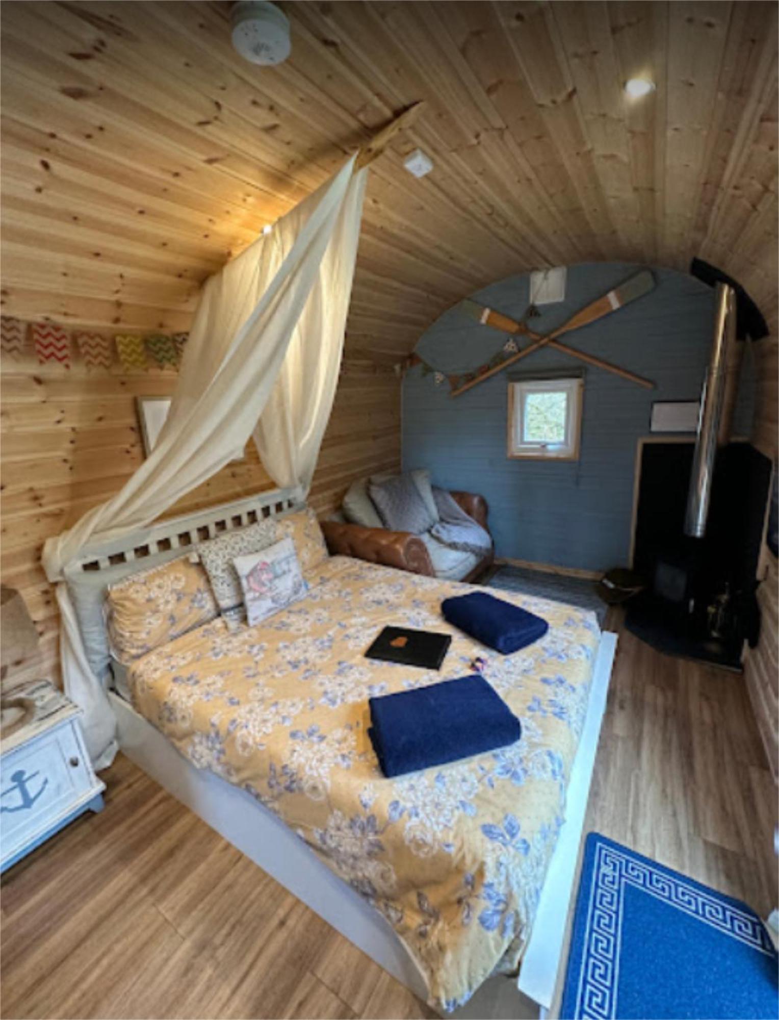 Villa Emlyn'S Coppice - Luxury Woodland Glamping Holywell  Esterno foto