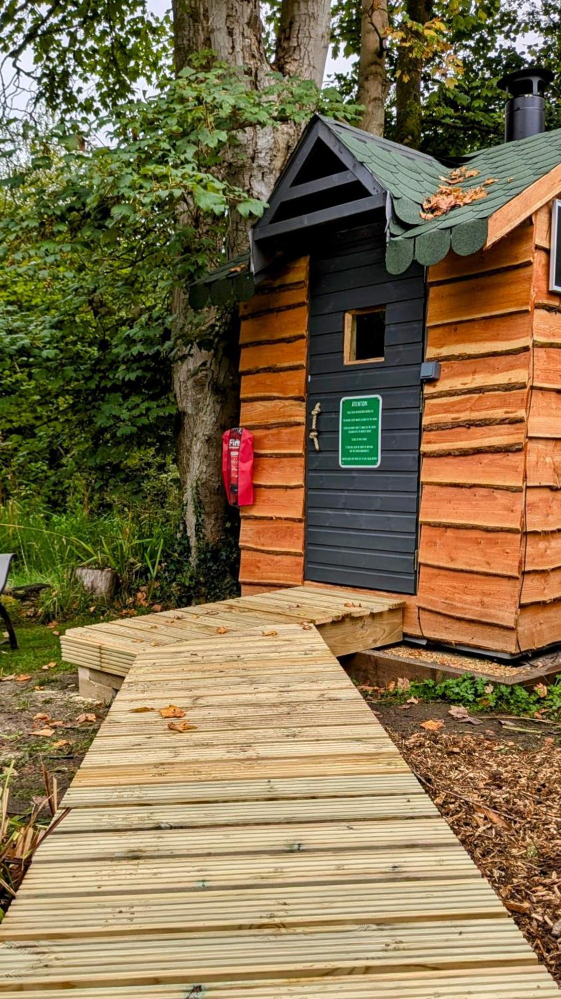 Villa Emlyn'S Coppice - Luxury Woodland Glamping Holywell  Esterno foto