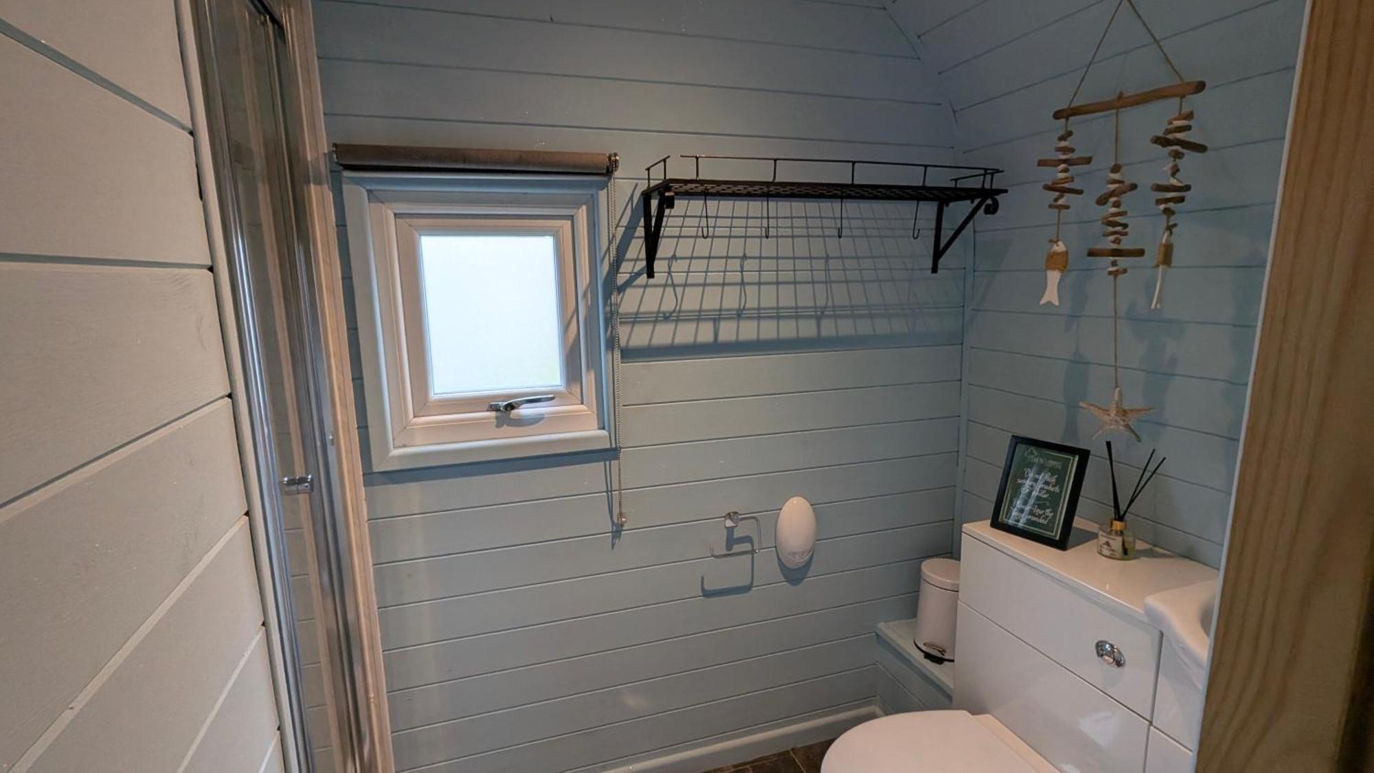 Villa Emlyn'S Coppice - Luxury Woodland Glamping Holywell  Esterno foto