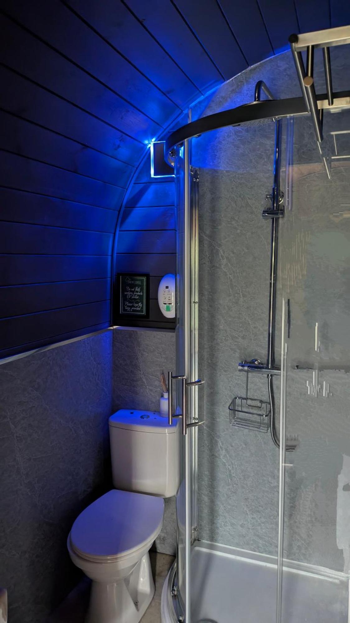 Villa Emlyn'S Coppice - Luxury Woodland Glamping Holywell  Esterno foto