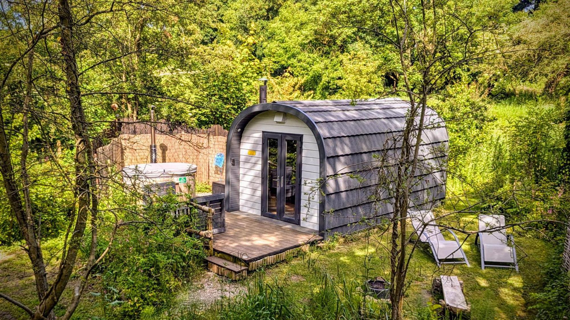 Villa Emlyn'S Coppice - Luxury Woodland Glamping Holywell  Esterno foto