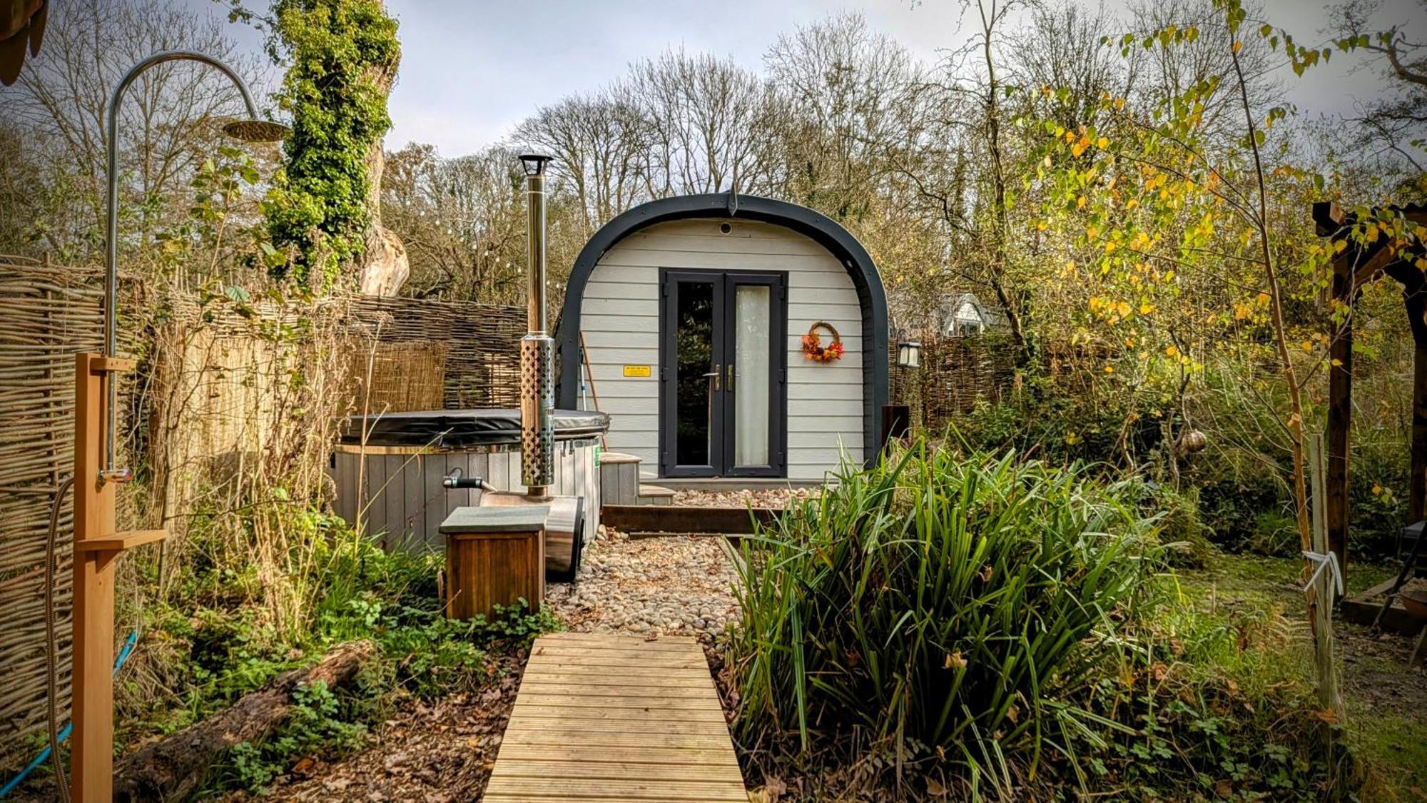 Villa Emlyn'S Coppice - Luxury Woodland Glamping Holywell  Esterno foto